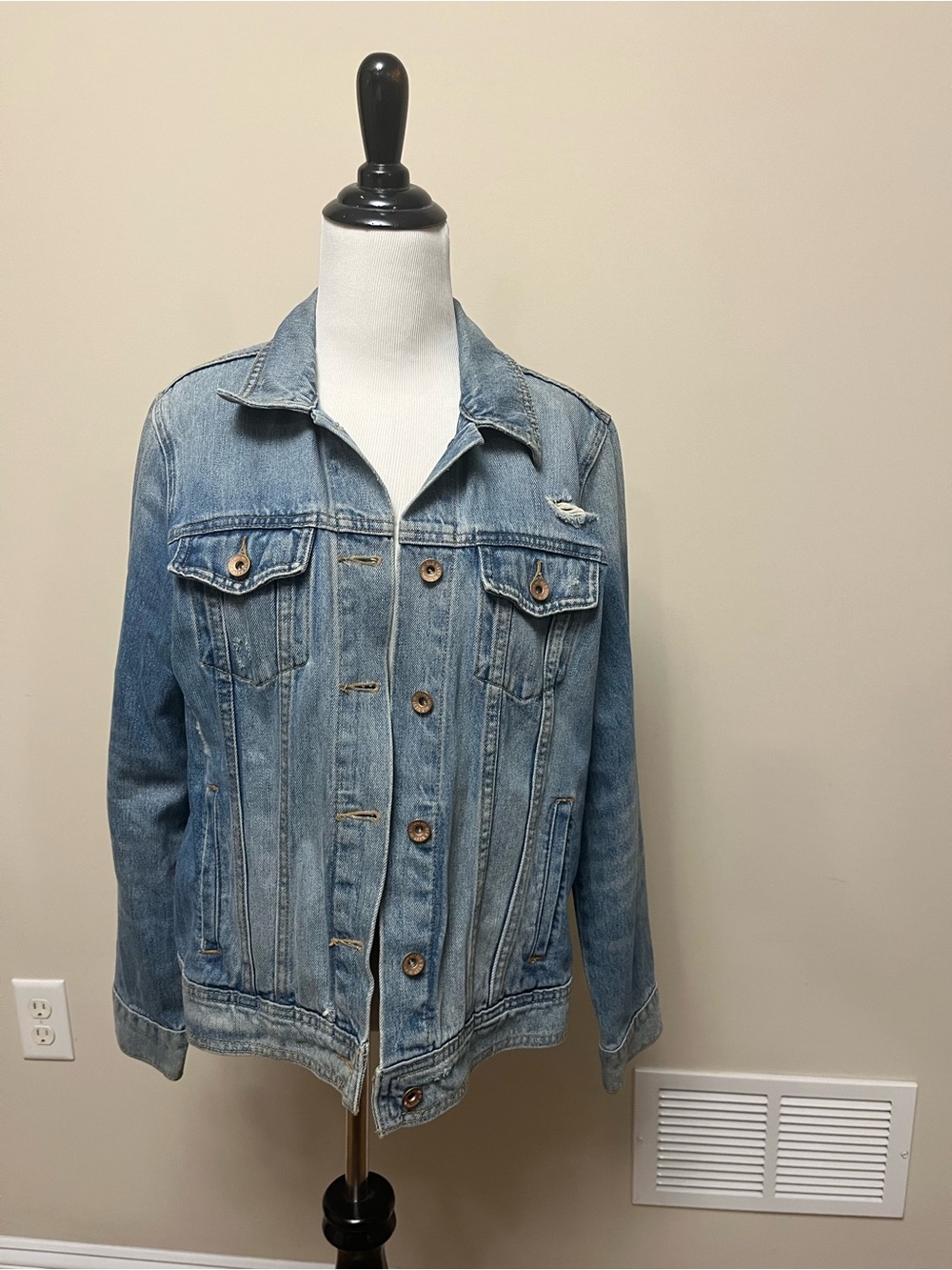 Old Navy Light Blue Denim Jacket for Women